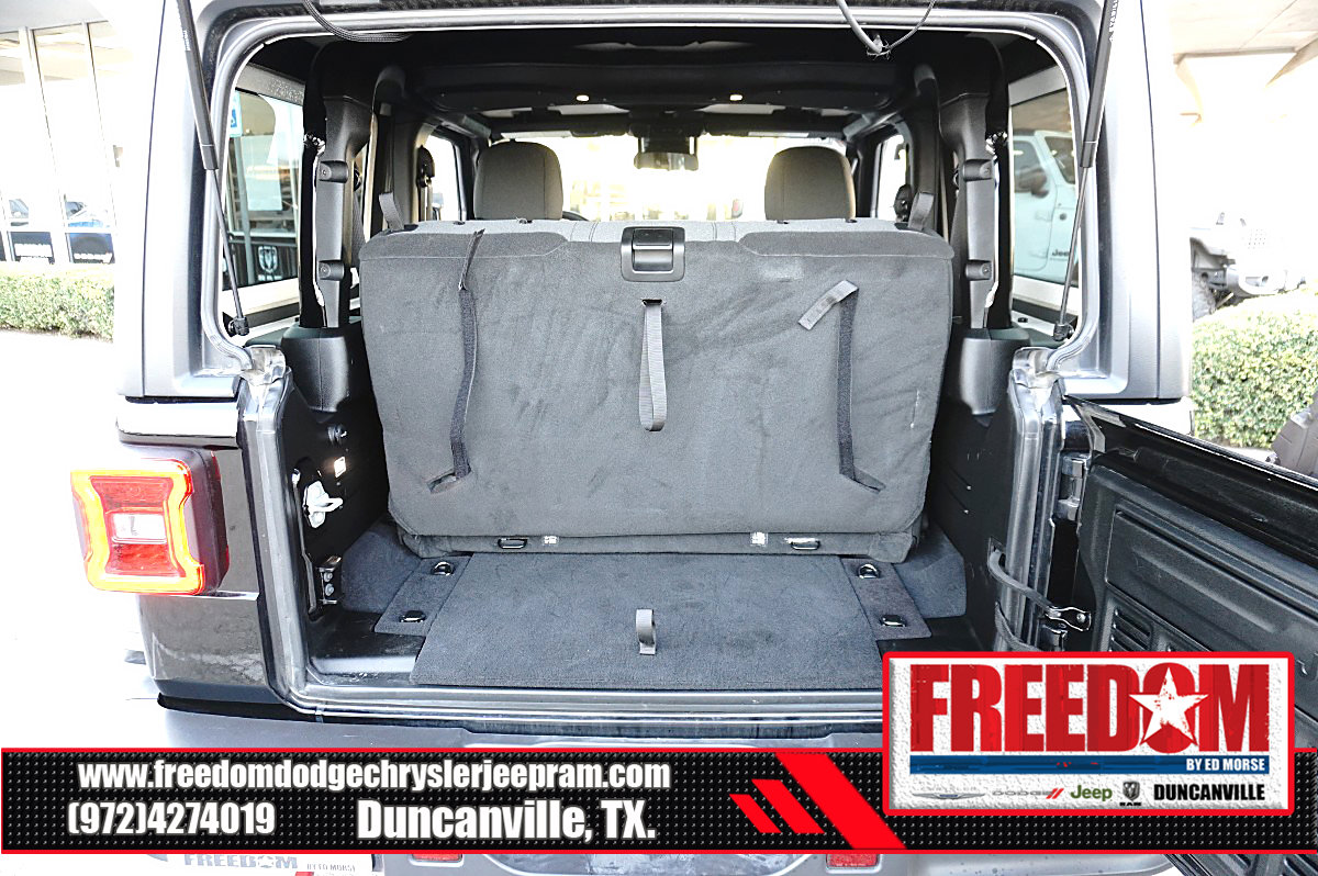Used 2024 Jeep Wrangler Rubicon AWD/4WD image 39