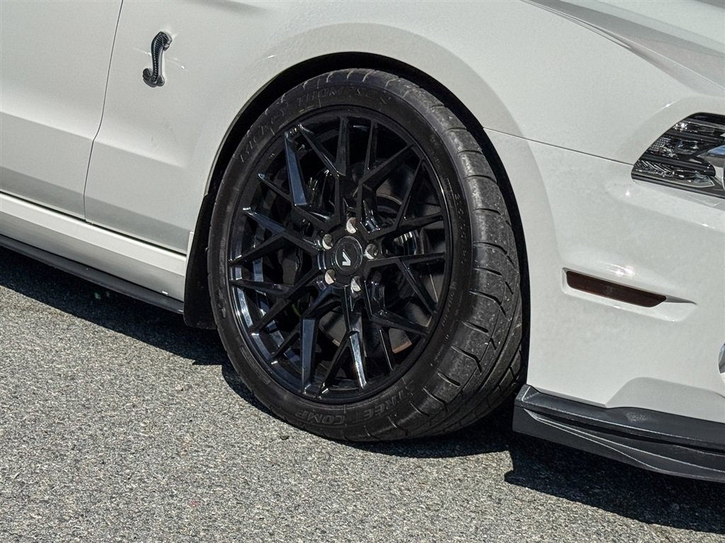 Used 2013 Ford Mustang Shelby GT500 RWD image 31