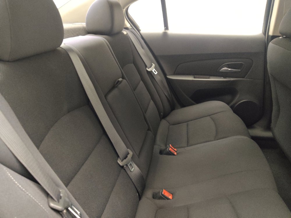 Used 2016 Chevrolet Cruze LT FWD image 19