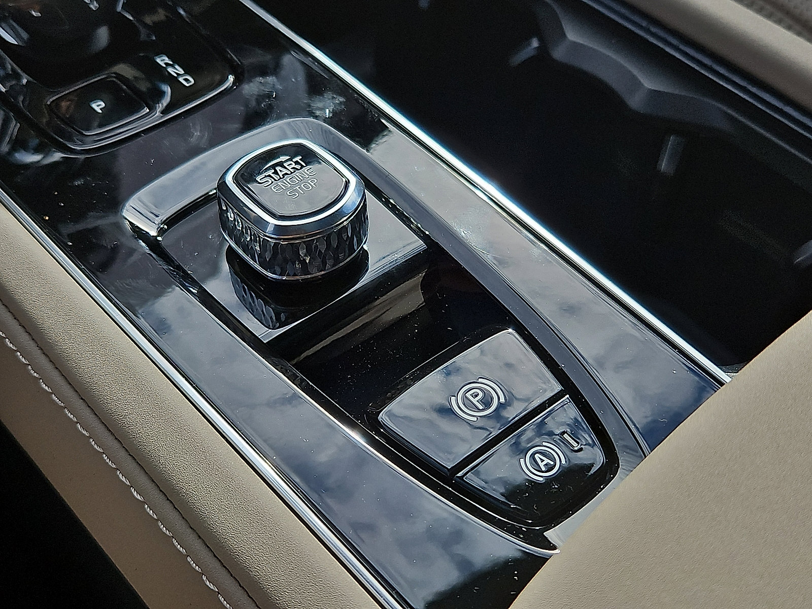 New 2026 Volvo XC90 B6 Ultra w/ Protection Package Premier image 19