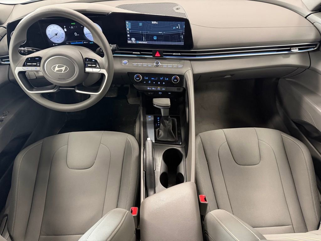 Used 2024 Hyundai Elantra SEL image 16