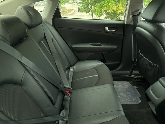 Used 2018 Kia Optima S FWD image 3