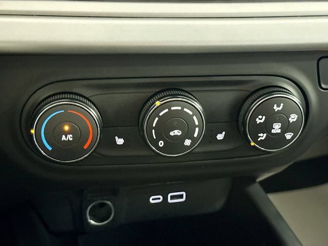 Used 2024 Chevrolet Trax LS w/ LS Convenience Package FWD image 16
