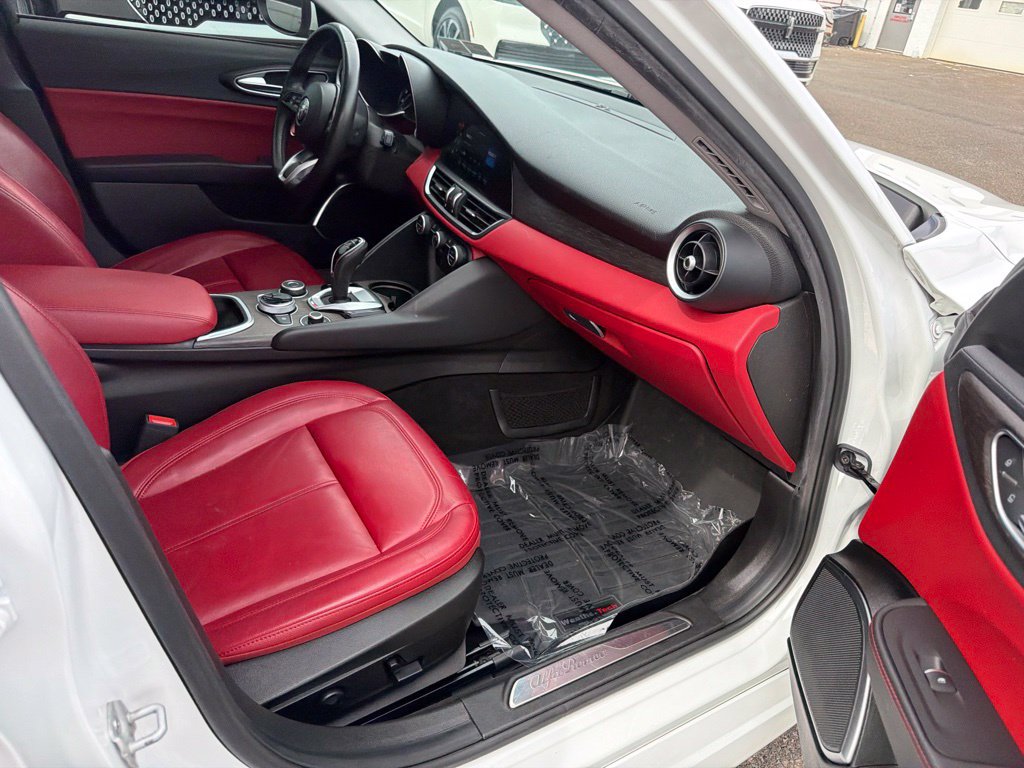 Used 2021 Alfa Romeo Giulia Ti w/ Active Assist 2 Package TI AWD/4WD image 16