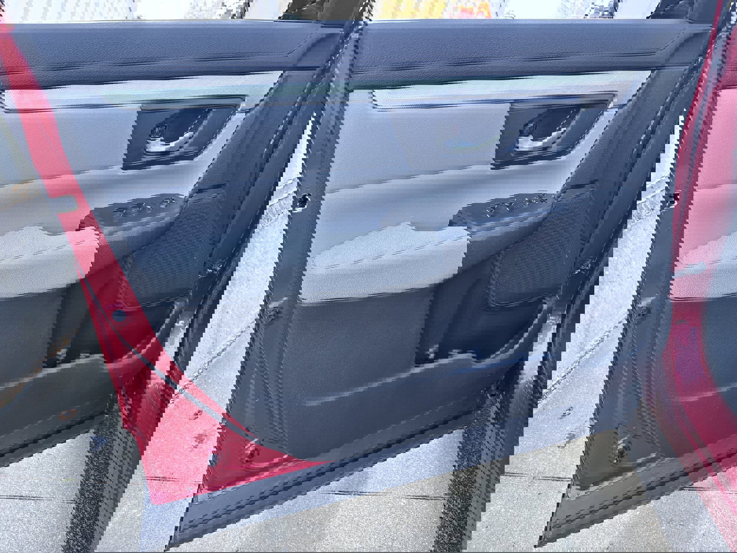 Used 2020 Honda CR-V LX image 9