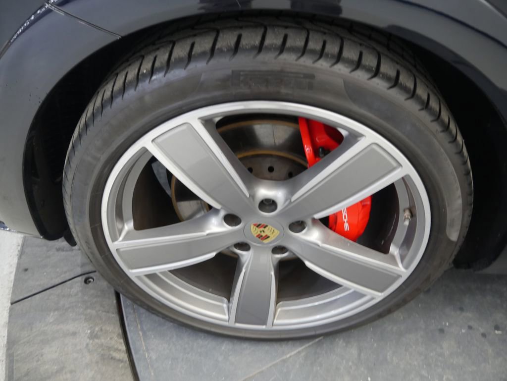 Certified 2023 Porsche Cayenne GTS AWD/4WD image 13