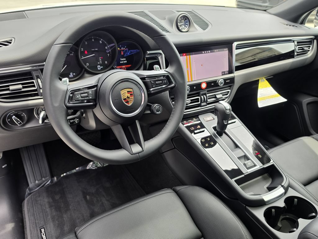 New 2026 Porsche Macan AWD/4WD image 4