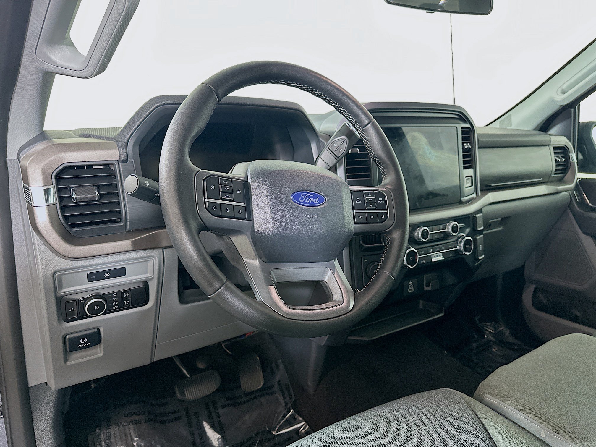 Used 2025 Ford F150 XLT w/ Equipment Group 301A Standard AWD/4WD image 9