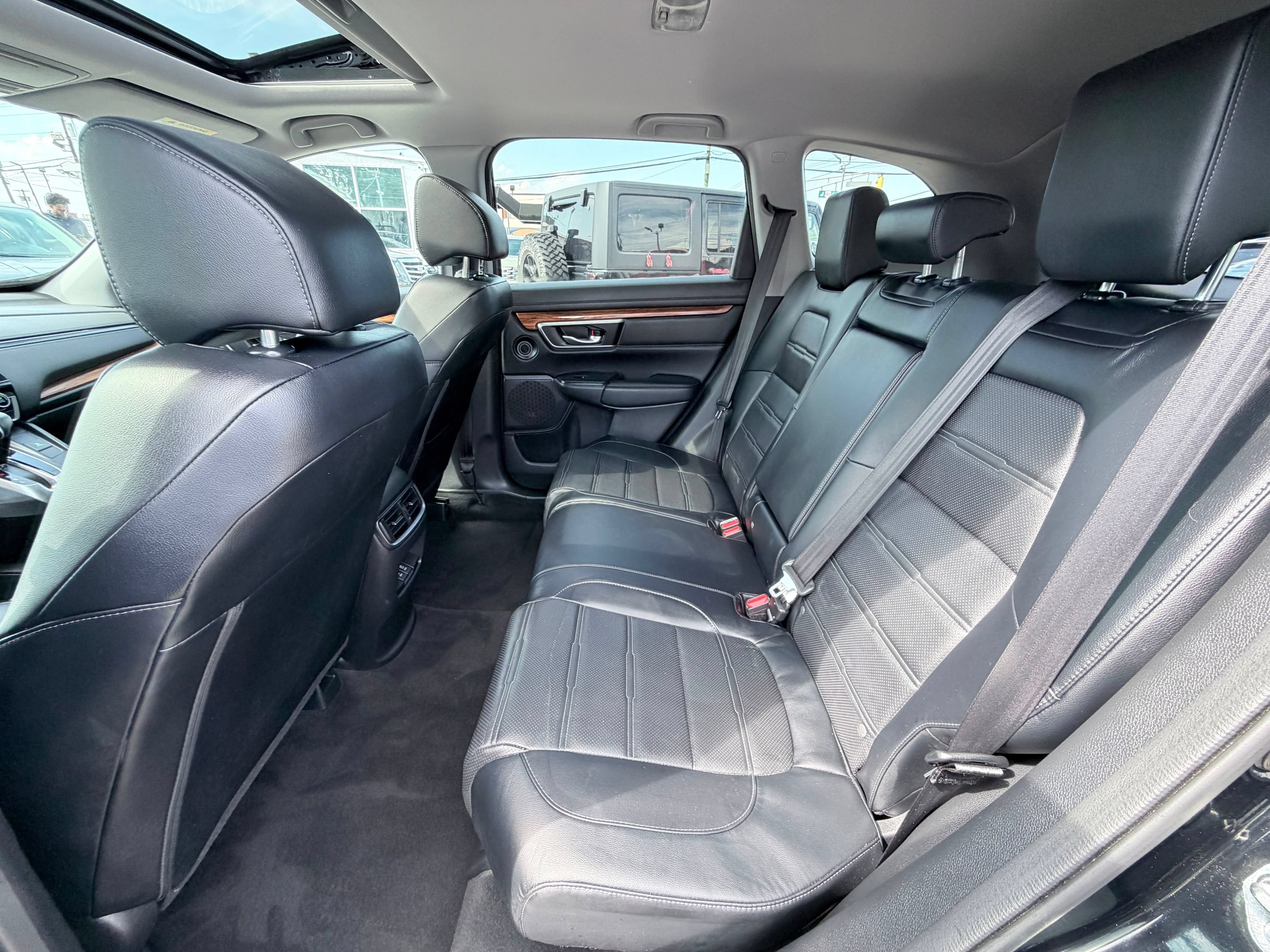 Used 2018 Honda CR-V Touring image 18