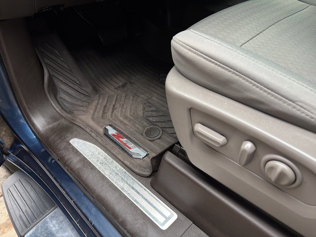 Used 2020 Chevrolet Silverado 1500 RST image 10