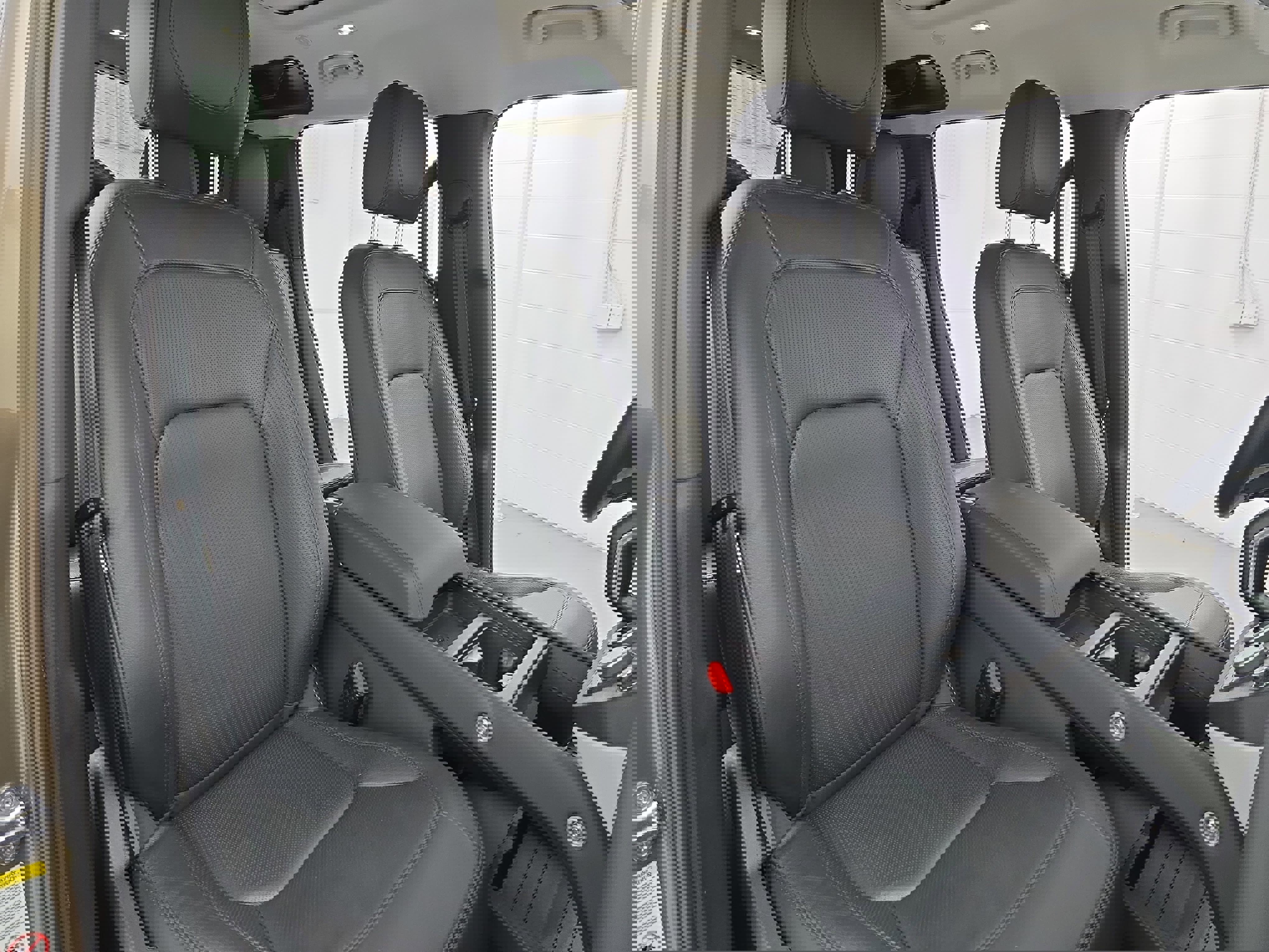 Used 2024 Land Rover Defender 110 S image 10