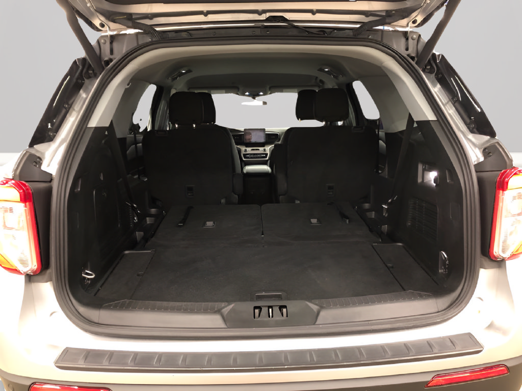Used 2024 Ford Explorer XLT AWD/4WD image 19