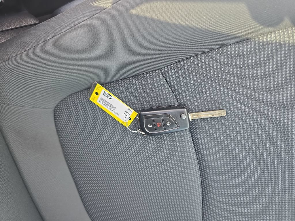 Used 2021 Toyota RAV4 LE w/ Carpet Mat Package (TMS) FWD image 26