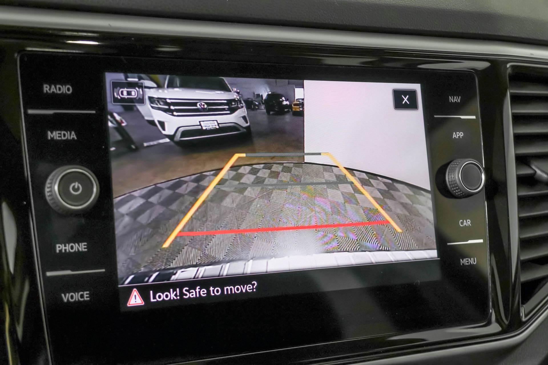 Certified 2023 Volkswagen Atlas SEL AWD/4WD image 8