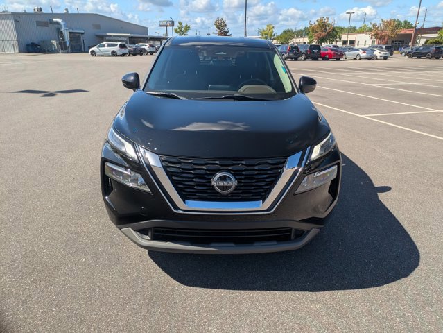 Used 2023 Nissan Rogue SV image 2
