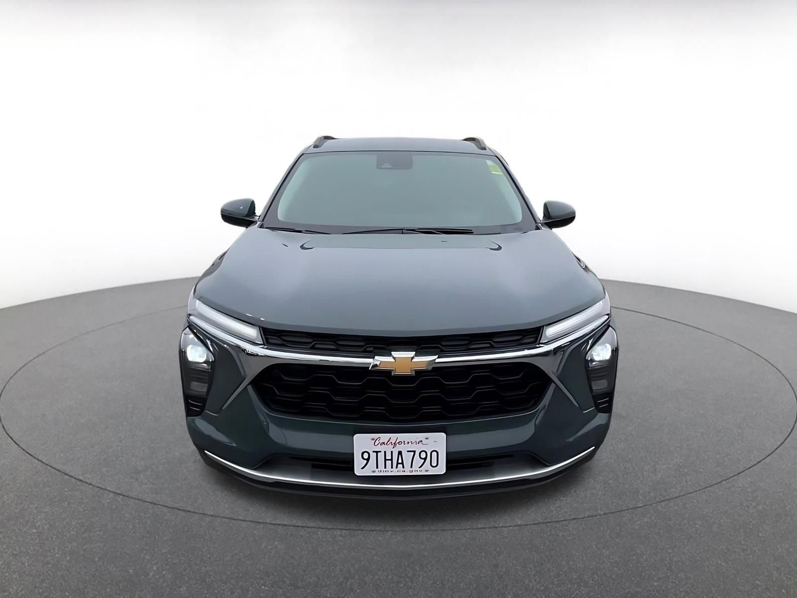 Used 2025 Chevrolet Trax LT w/ LT Convenience Package image 4