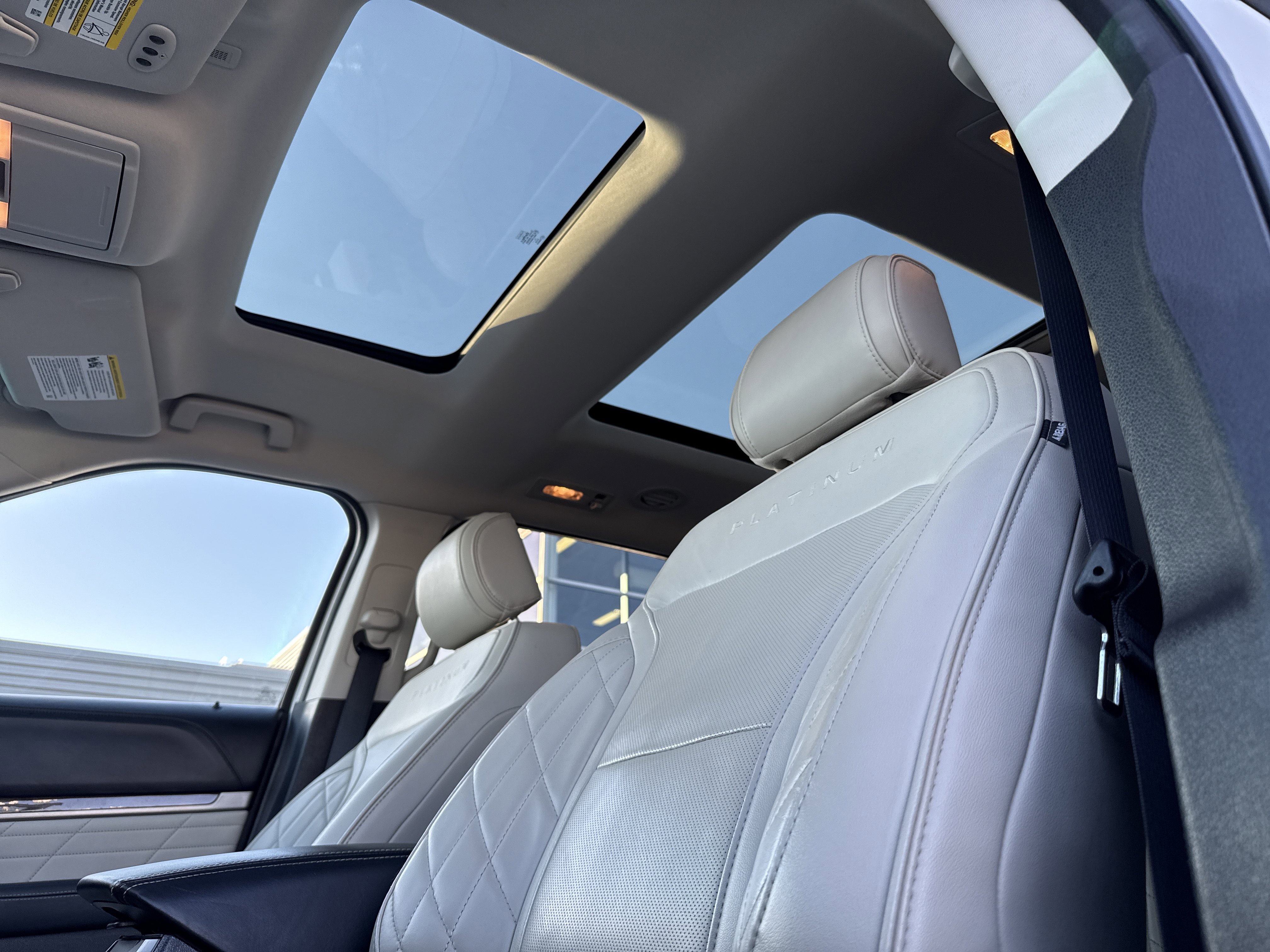 Used 2016 Ford Explorer Platinum image 14