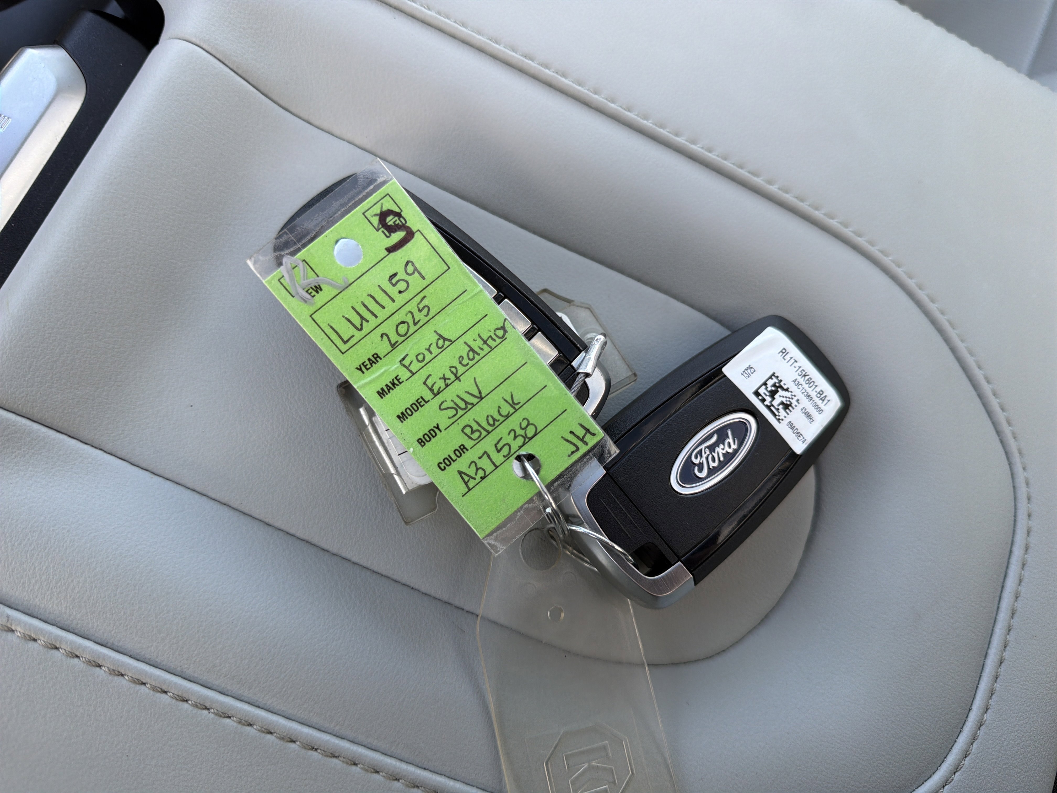 Certified 2025 Ford Expedition Platinum w/ Driver's Package image 35