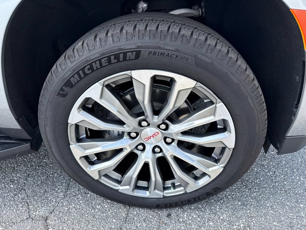 Used 2024 GMC Yukon XL Denali AWD/4WD image 12