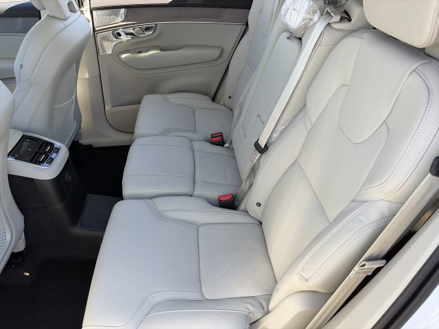 New 2027 Volvo XC90 T8 Ultra AWD/4WD image 17