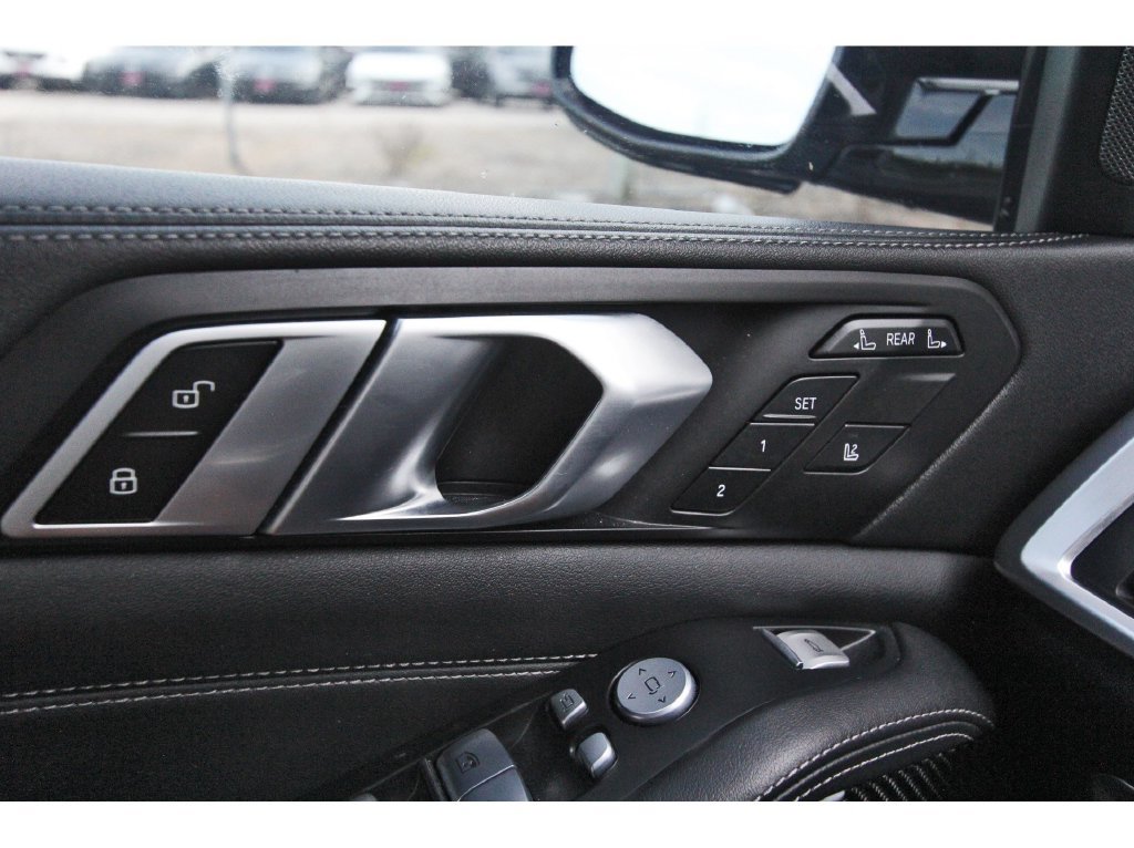 Used 2024 BMW X7 M60i w/ M Sport Professional Package AWD/4WD image 24