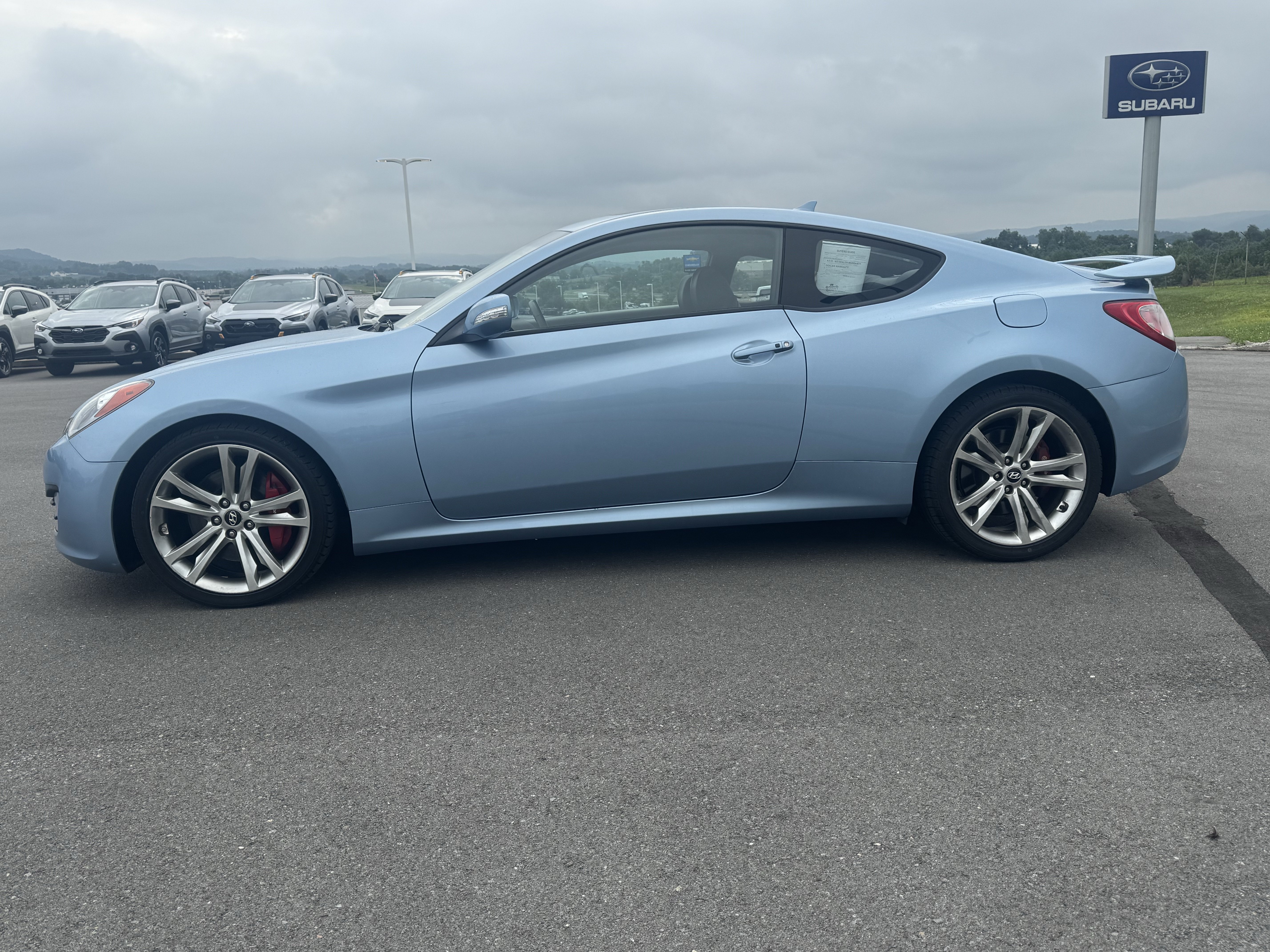 Used 2010 Hyundai Genesis 3.8 RWD image 6