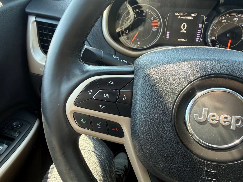 Used 2017 Jeep Cherokee Latitude w/ Cold Weather Group AWD/4WD image 15
