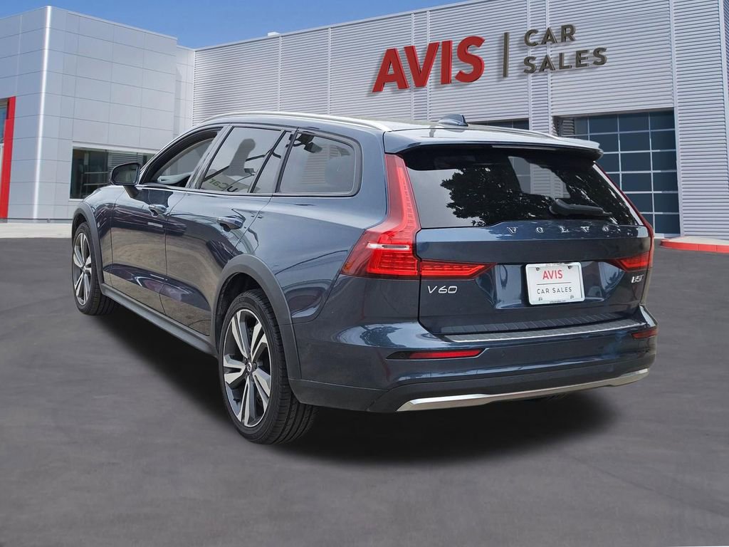 Used 2025 Volvo V60 B5 Cross Country Plus AWD/4WD image 3