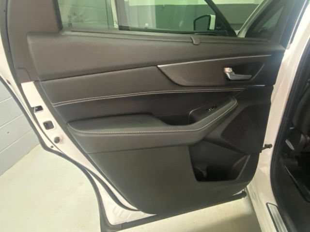 Used 2022 Acura MDX w/ Advance Package AWD/4WD image 8