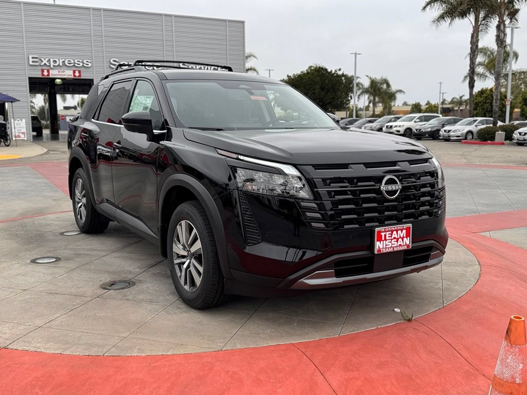 New 2026 Nissan Pathfinder SL FWD image 2