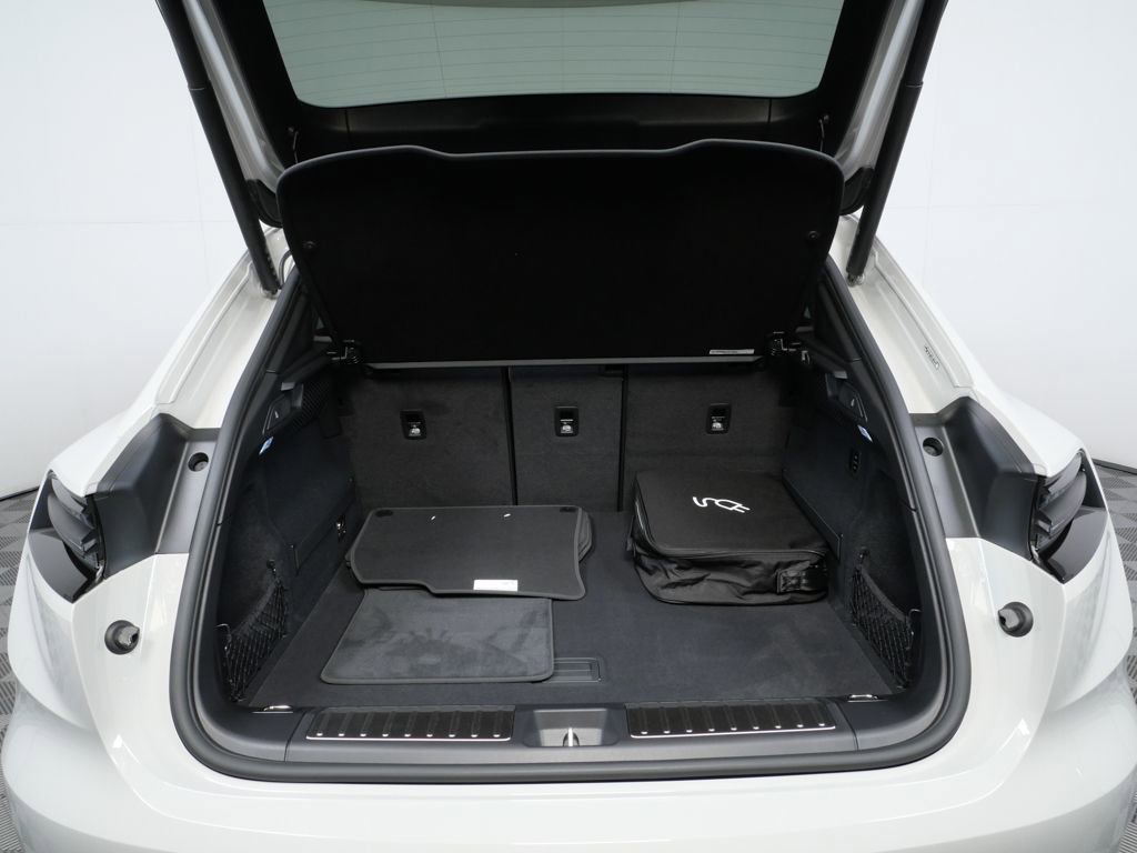 New 2026 Porsche Macan 4 Electric image 28