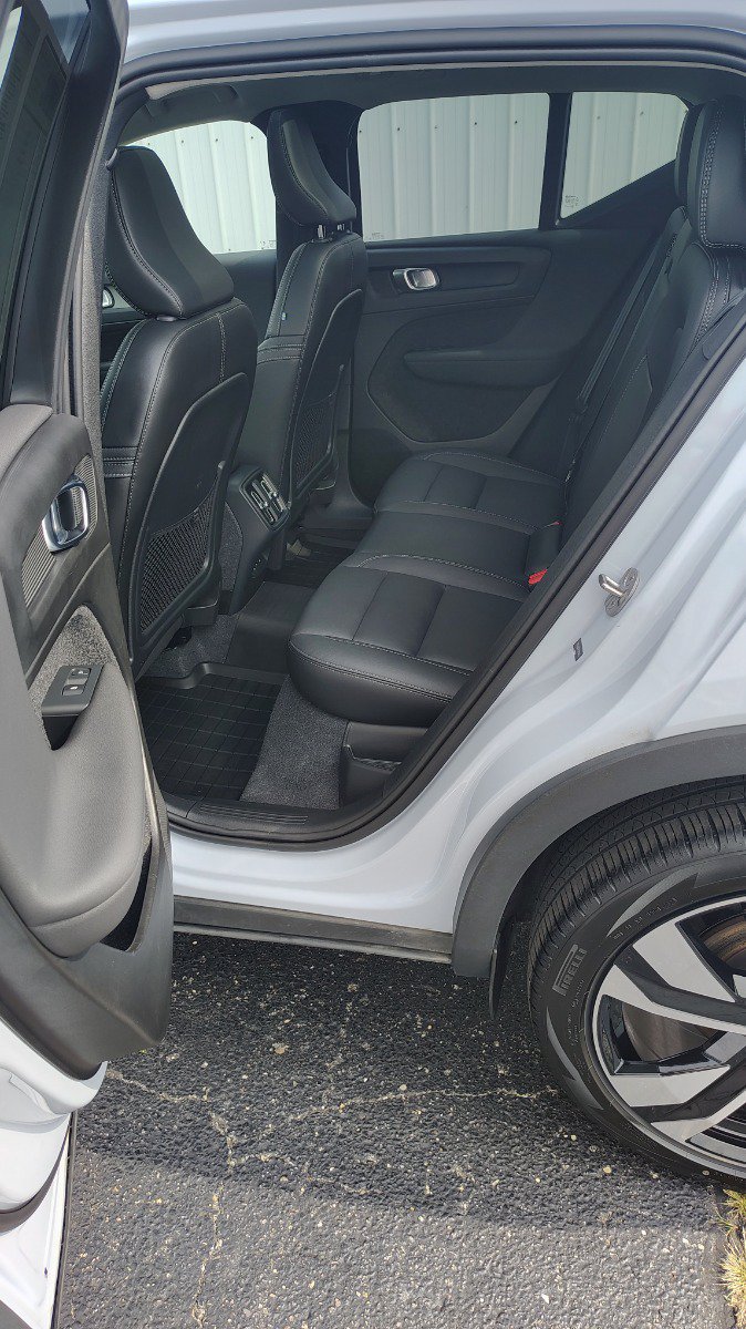 Used 2024 Volvo XC40 B5 Ultimate w/ Protection Package Premier AWD/4WD image 19