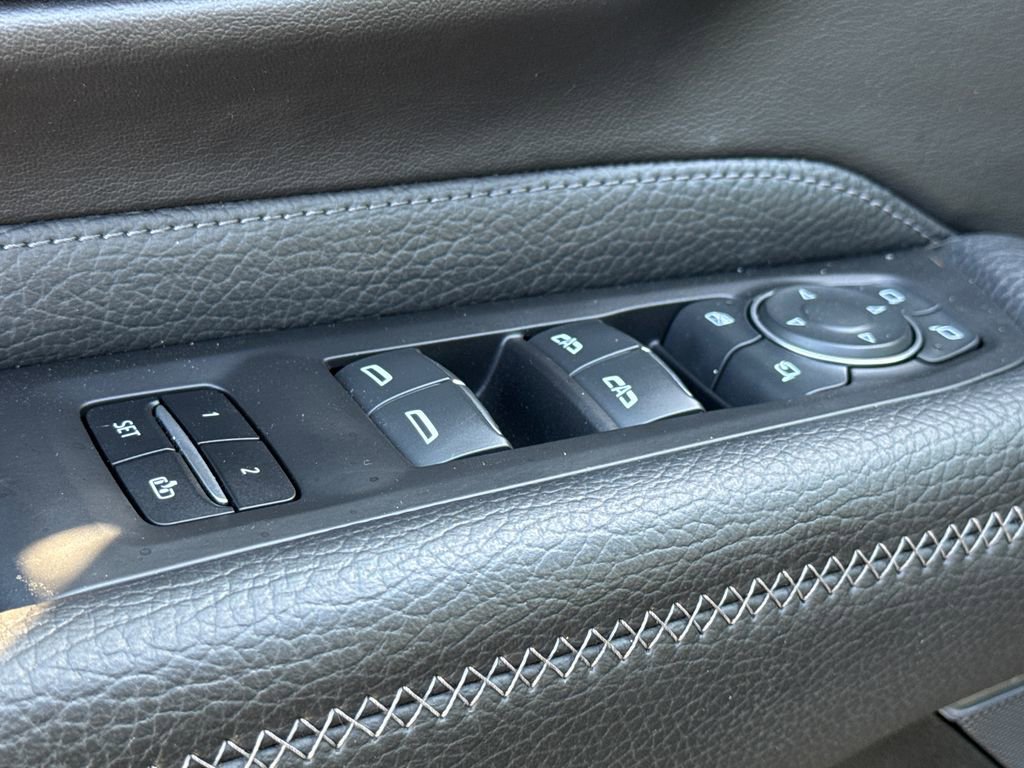 Used 2023 GMC Yukon Denali image 22