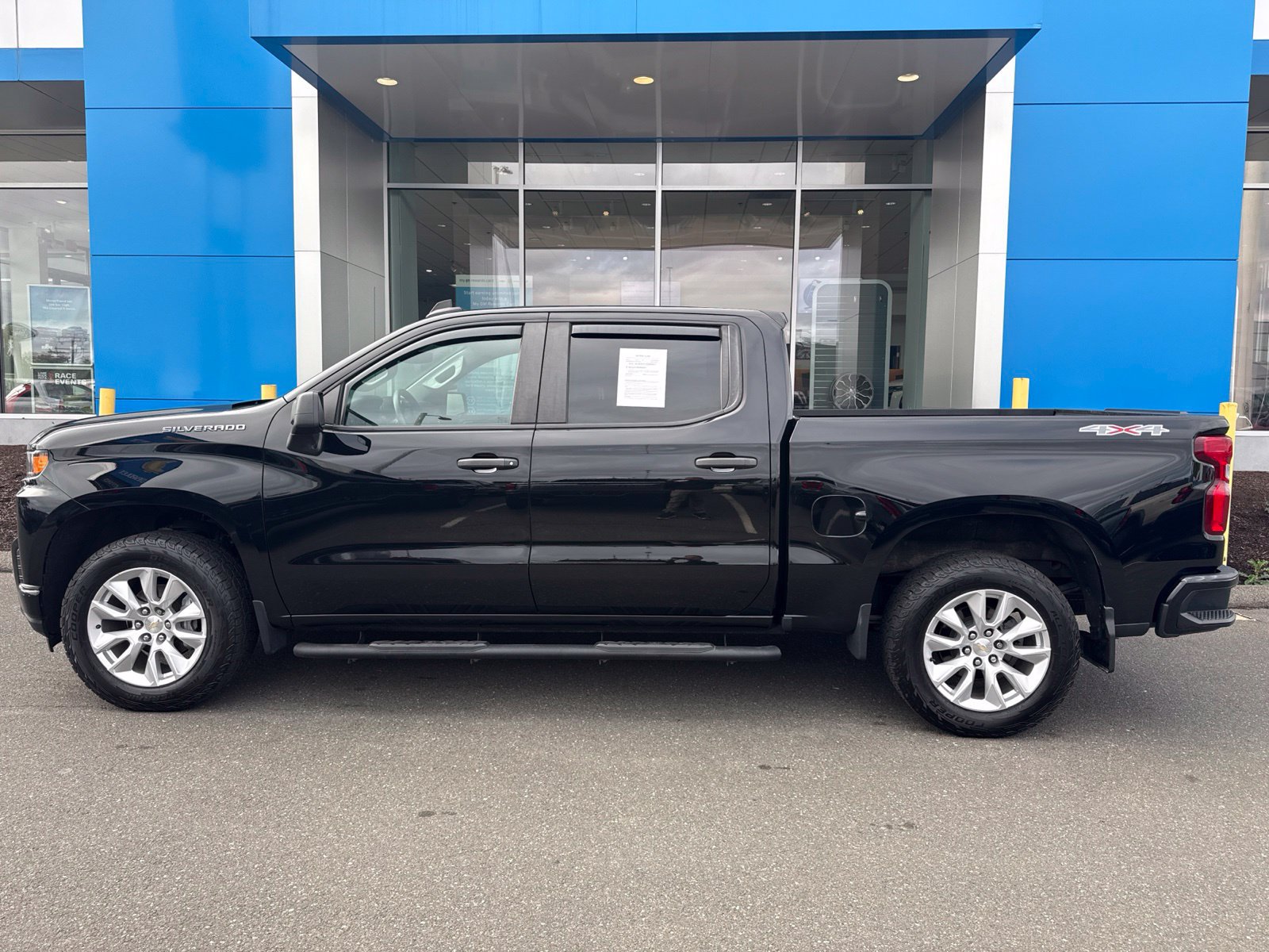 Used 2021 Chevrolet Silverado 1500 Custom w/ Safety Confidence Package AWD/4WD image 9