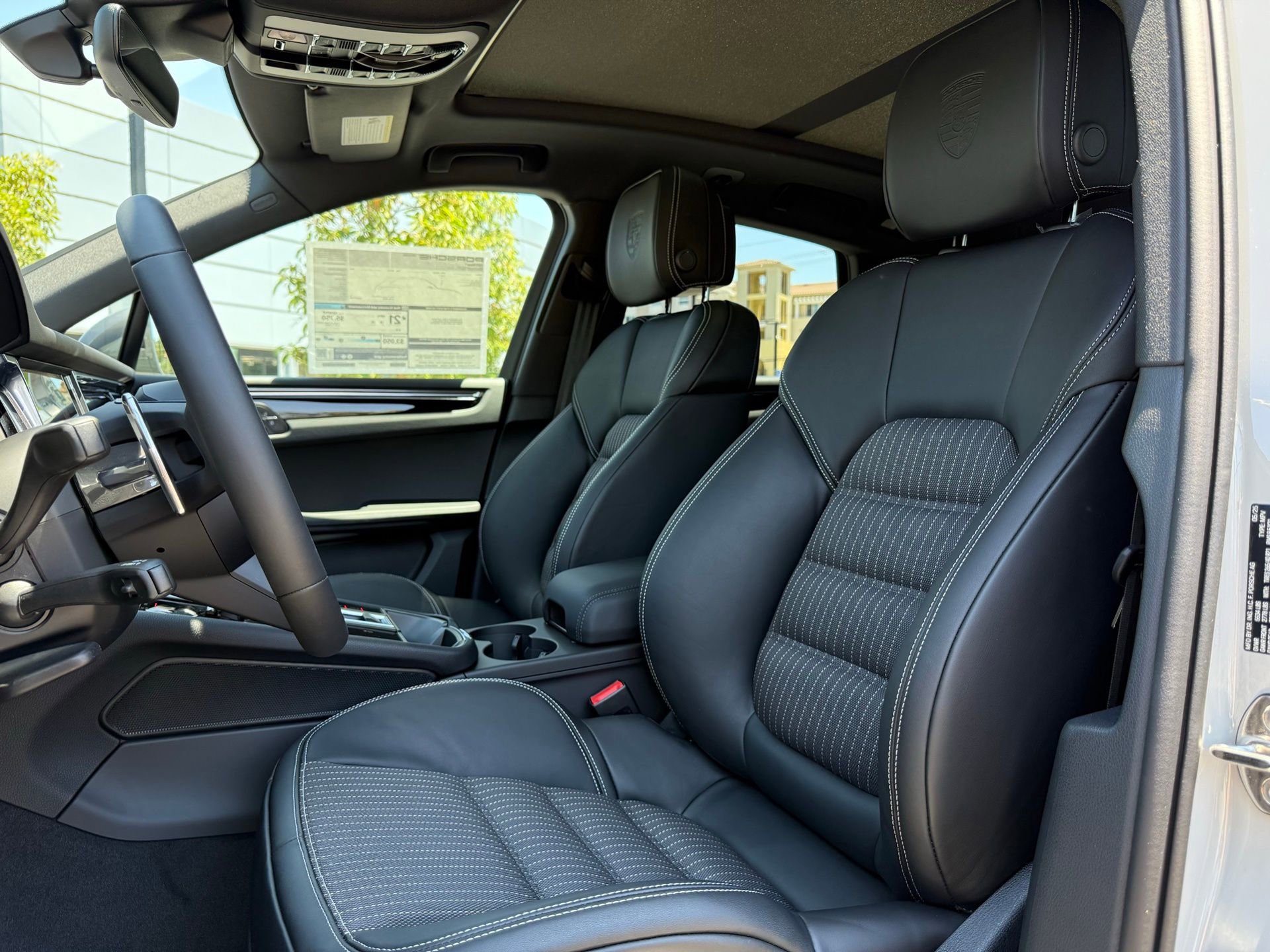 Used 2025 Porsche Macan image 5