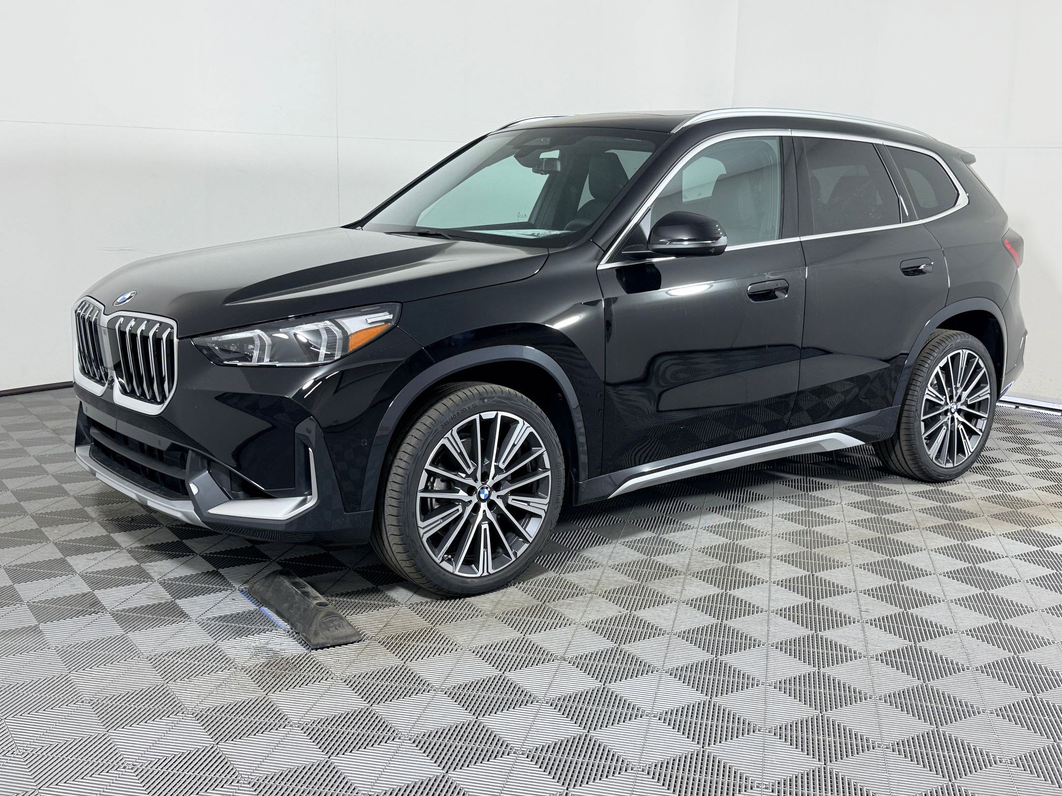 Used 2026 BMW X1 xDrive28i w/ Technology Package image 23