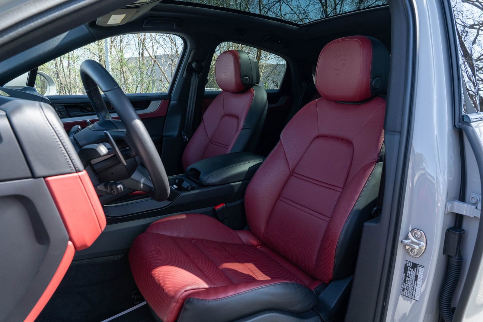 Certified 2025 Porsche Cayenne S w/ Premium Package Plus image 5