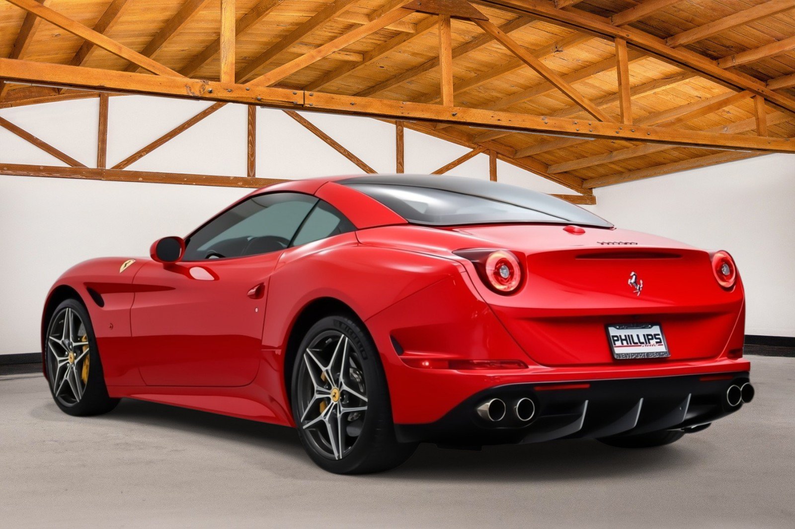 Used 2016 Ferrari California T RWD image 2