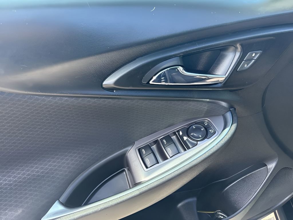 Used 2020 Chevrolet Malibu LT FWD image 26