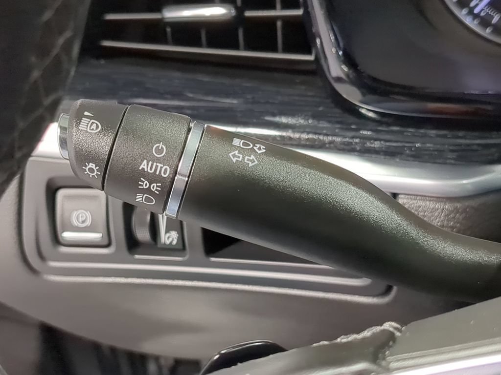 Used 2025 Cadillac XT5 Premium Luxury AWD/4WD image 33