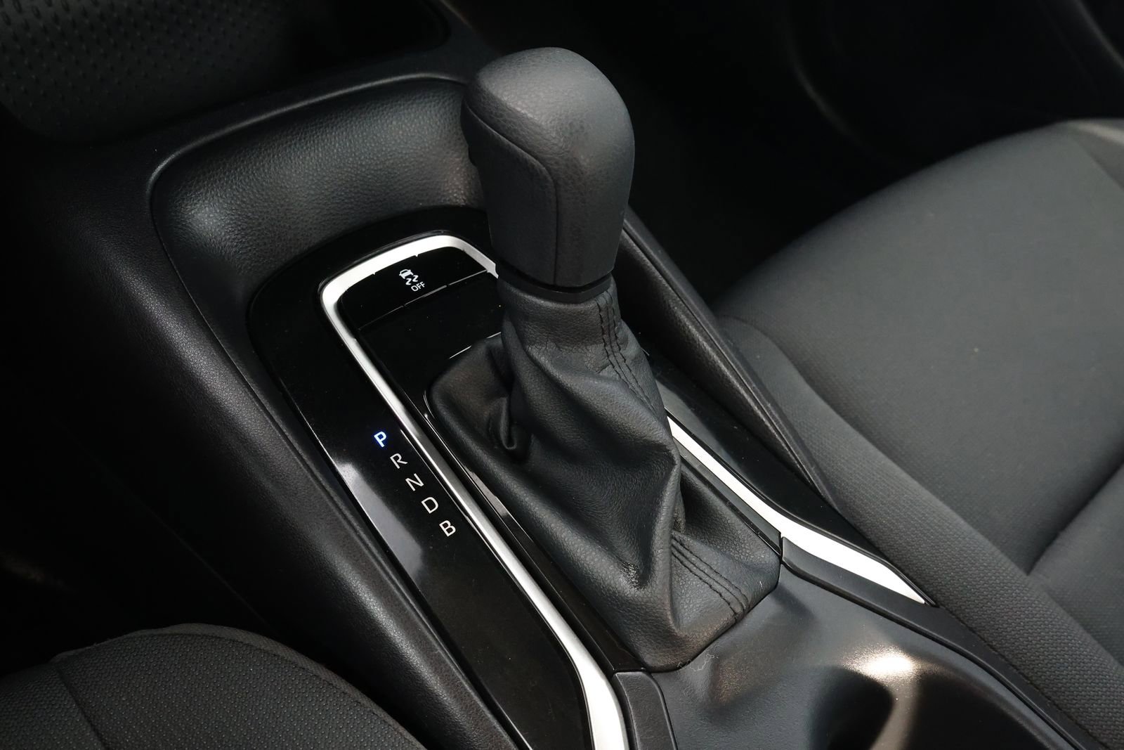 Used 2025 Toyota Corolla LE image 19