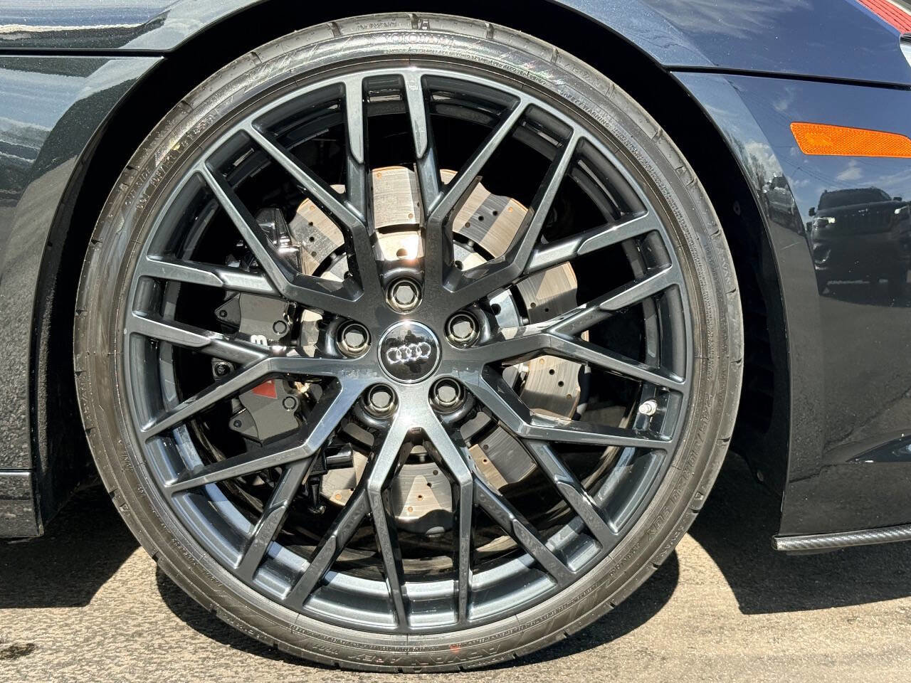 Used 2018 Audi R8 V10 w/ Black Optic Package image 14