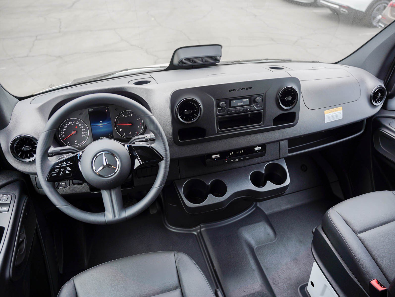 Used 2025 Mercedes-Benz Sprinter 2500 image 18