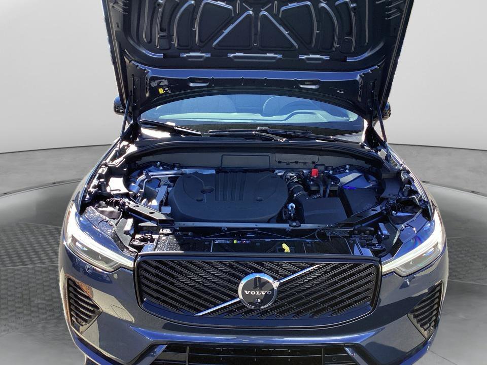 New 2027 Volvo XC60 B5 Plus AWD/4WD image 16