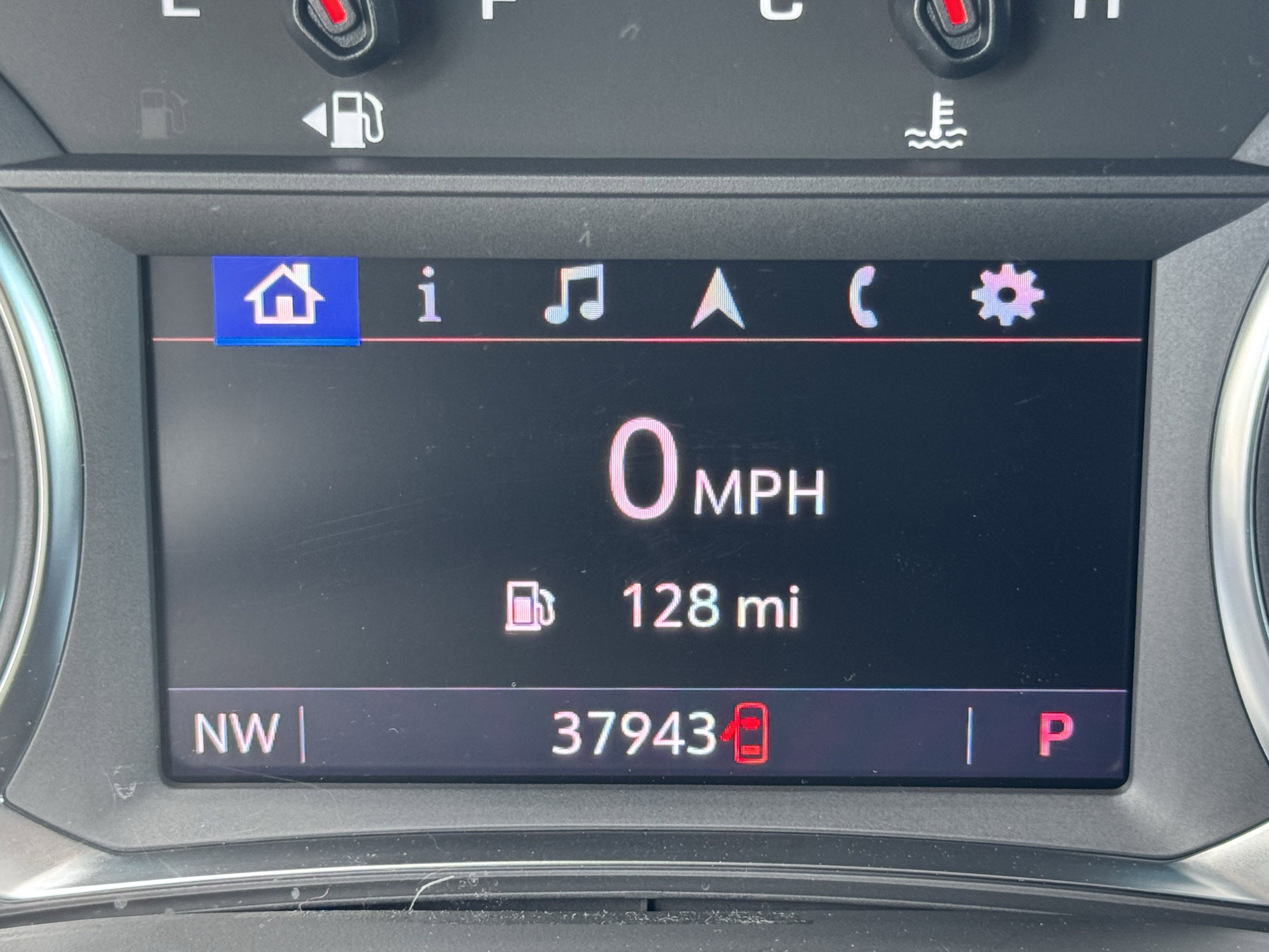 Used 2023 Chevrolet Traverse LT image 24