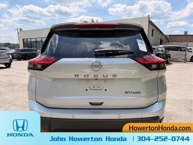 Used 2024 Nissan Rogue SV AWD/4WD image 5
