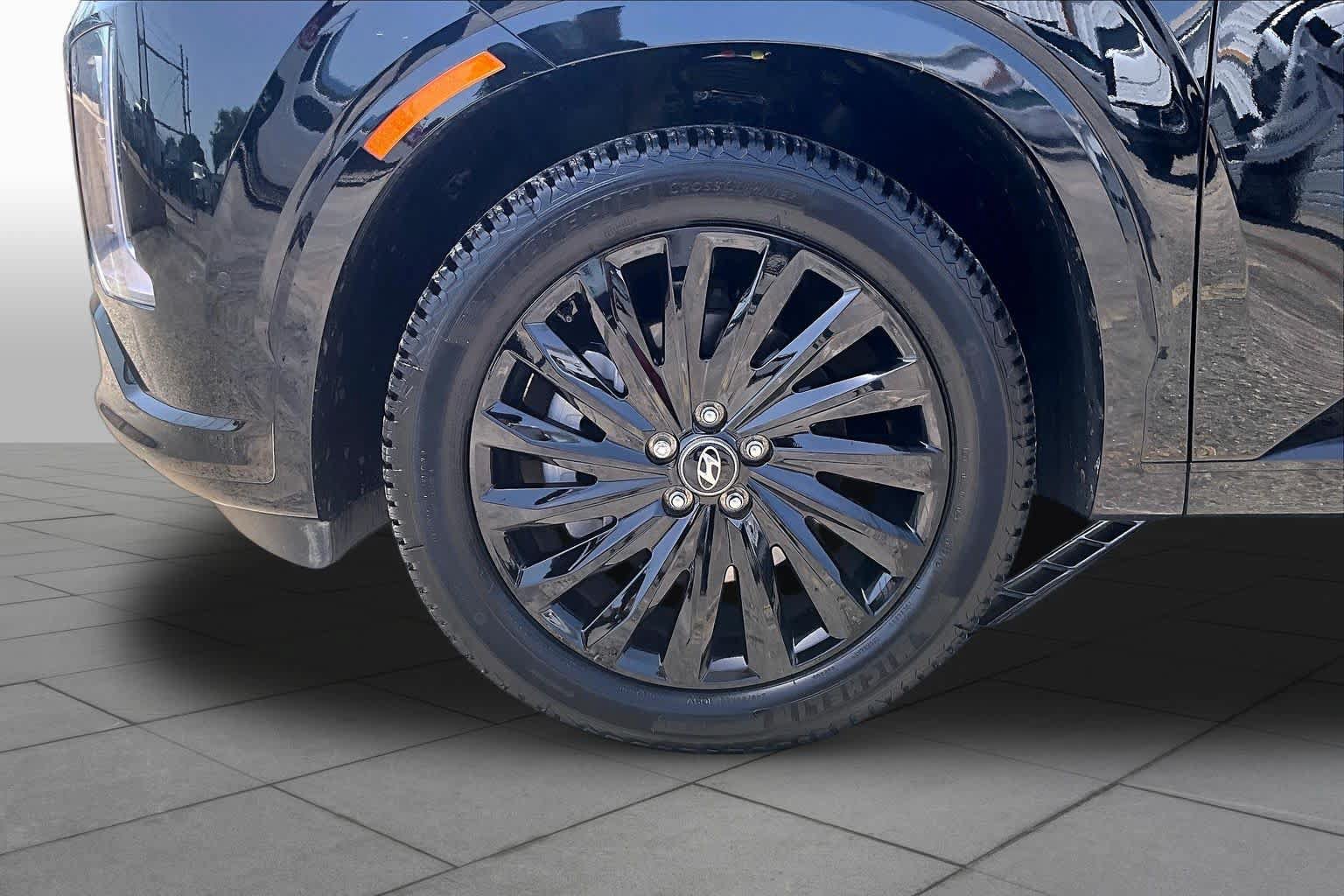 Used 2025 Hyundai Palisade Calligraphy AWD/4WD image 13