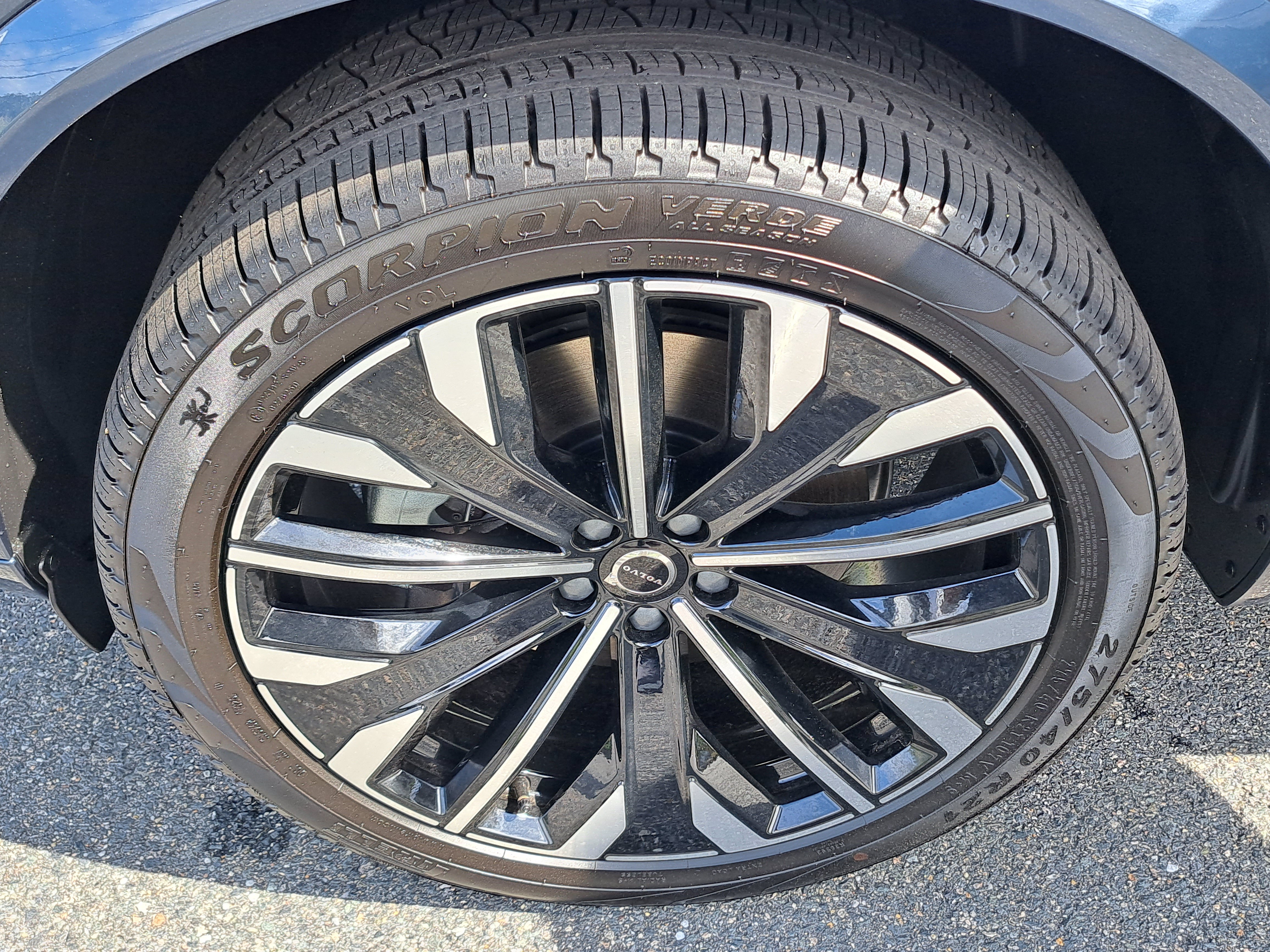 New 2026 Volvo XC90 B6 Ultra w/ Protection Package AWD/4WD image 9