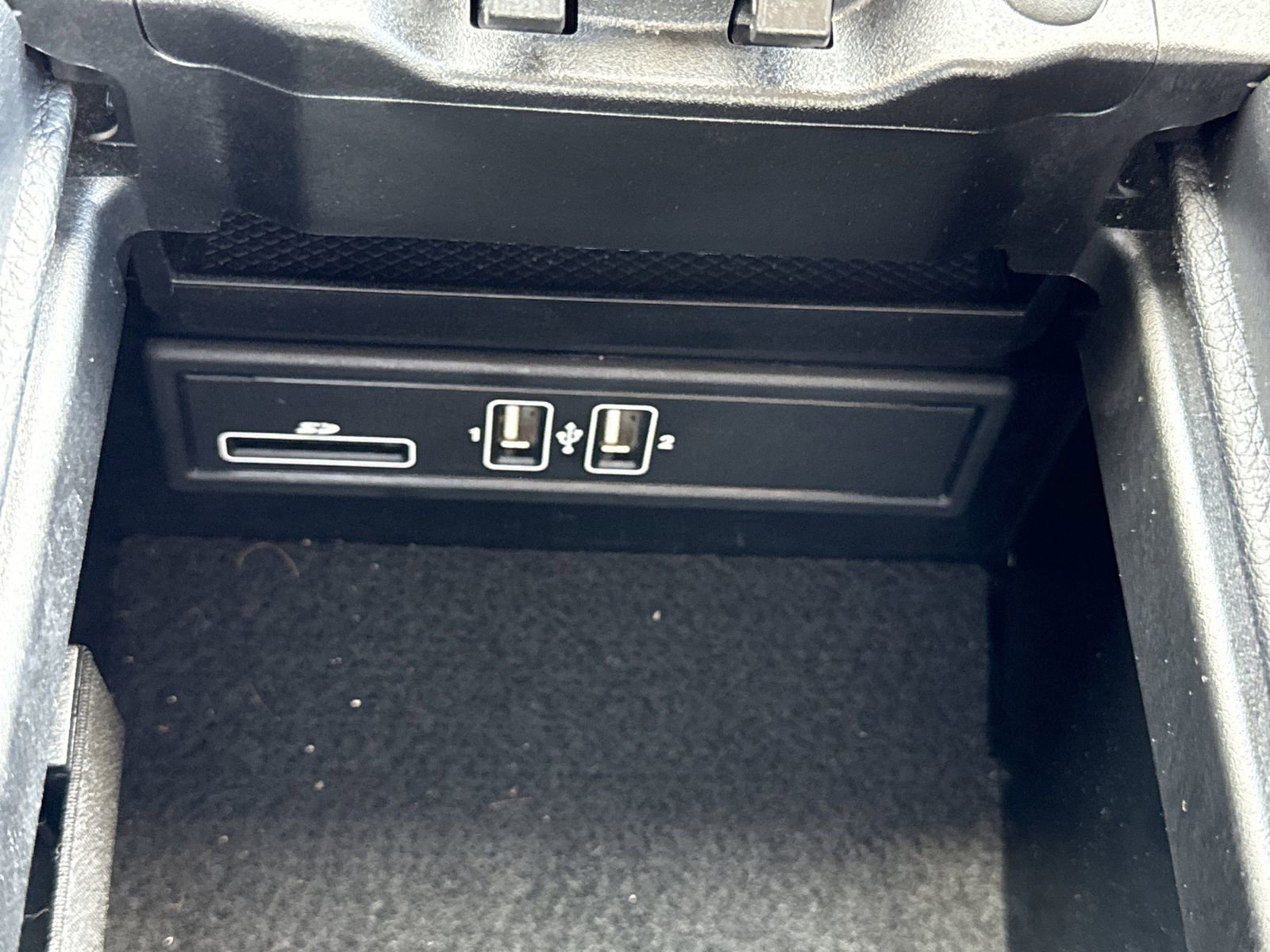 Used 2017 Mercedes-Benz E 300 4MATIC image 24