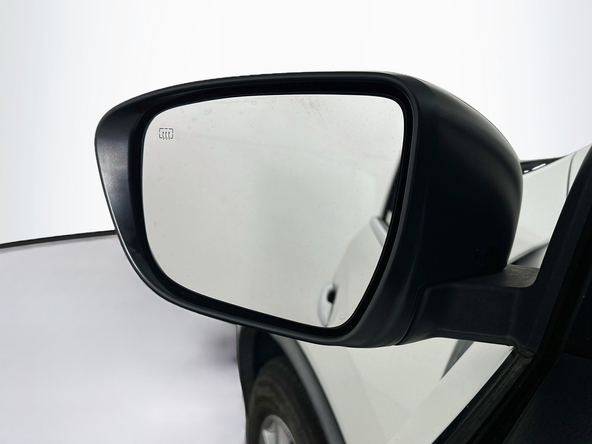 Used 2020 Nissan Rogue SV FWD image 16